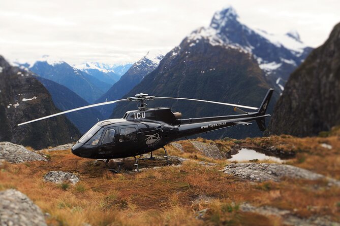 Milford and Fiordland Highlights Tour by Helicopter from Queenstown - Crossing the Southern Alps