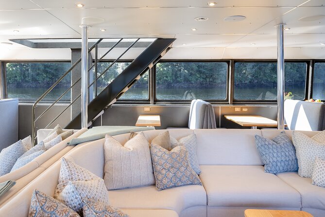 Milford Sound Overnight Cruise Fiordland Jewel - The afternoon cruise through Fiordland National Park