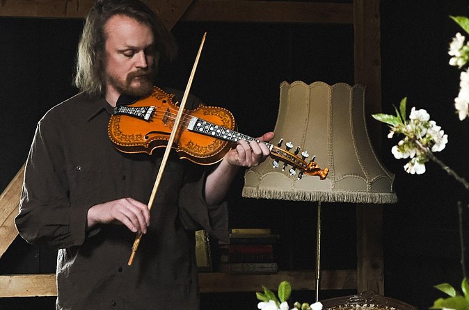 Music of the Fjord: Norwegian Folk at The Fjord Farm in Flåm - Who will enjoy this farm concert most?