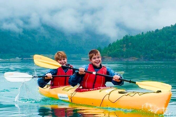 Olden: Easy Kayaking for Beginners on the Fjord - Stops for Norwegian stories and a break from paddling