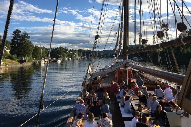 Oslo Combo Tour: Grand City Tour and Oslo Fjord Cruise - Holmenkollen: a dramatic photo stop, not a full museum visit