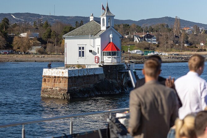 Oslo fjord 3-Course Dinner Cruise with Live Music - Leaving Rådhusbrygge 2 for the Oslofjord
