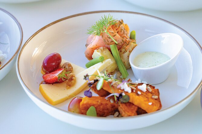Oslo fjord 3-Course Dinner Cruise with Live Music - Who should book this Oslo dinner cruise?