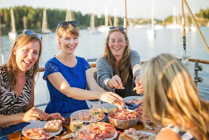 Oslo: Fjord Dinner Cruise on Sailing Ship w/ Seafood Buffet - FAQ