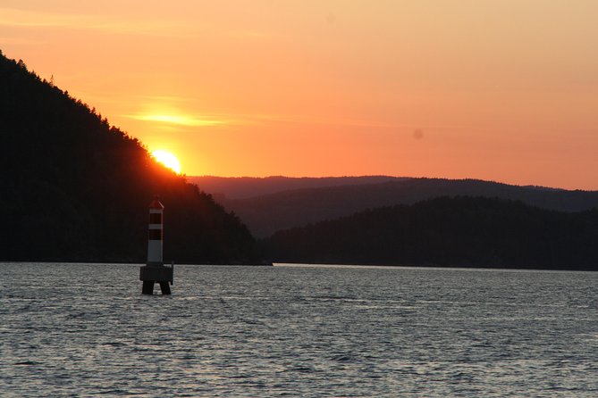 Oslo Fjord Evening Cruise with Shrimp Buffet on a Sailing Ship - What the staff and boat atmosphere add