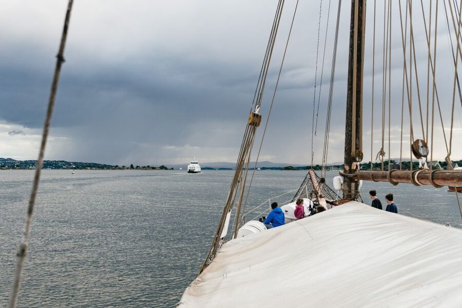 Oslo: Fjord Evening Cruise with Shrimp Buffet - The first hour: leaving Oslo behind