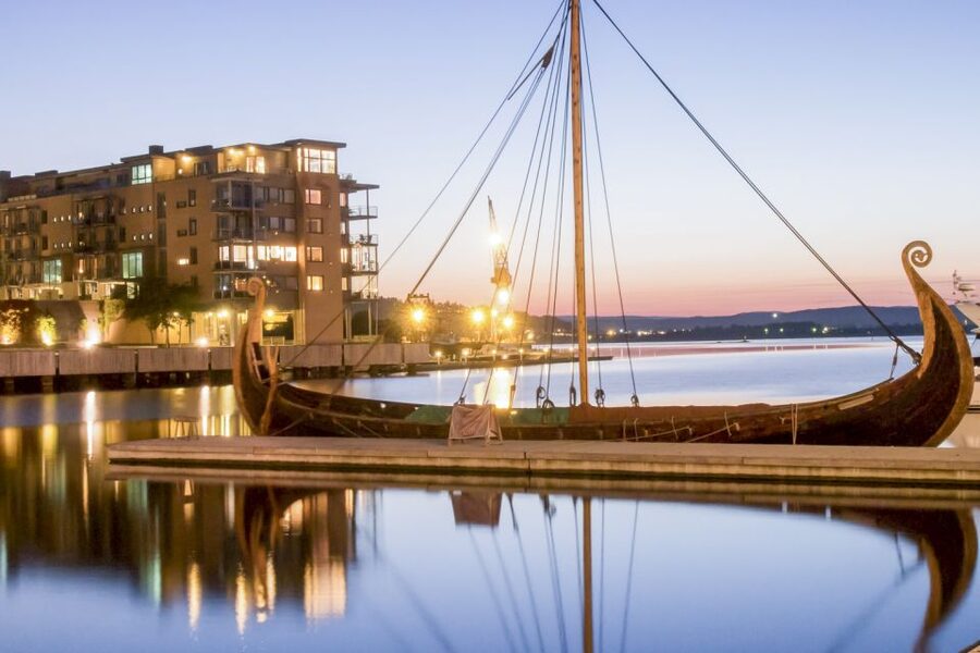 Oslo: Grand City Sightseeing Tour by Bus with Fjord Cruise - Why this full-day Oslo tour works well