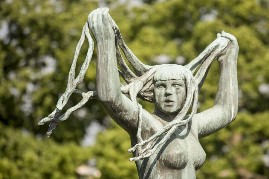 Oslo: Grand City Sightseeing Tour by Bus with Fjord Cruise - How the coach itinerary feels during the day