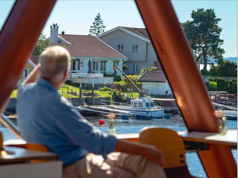 Oslo: Guided Sightseeing Fjord Cruise on Premium Silent Boat - Akershus Fortress and the modern harbor