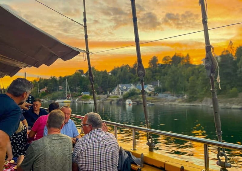 Oslo: Oslofjord Fjord-Style Dinner Cruise - Leaving Oslo for the islands