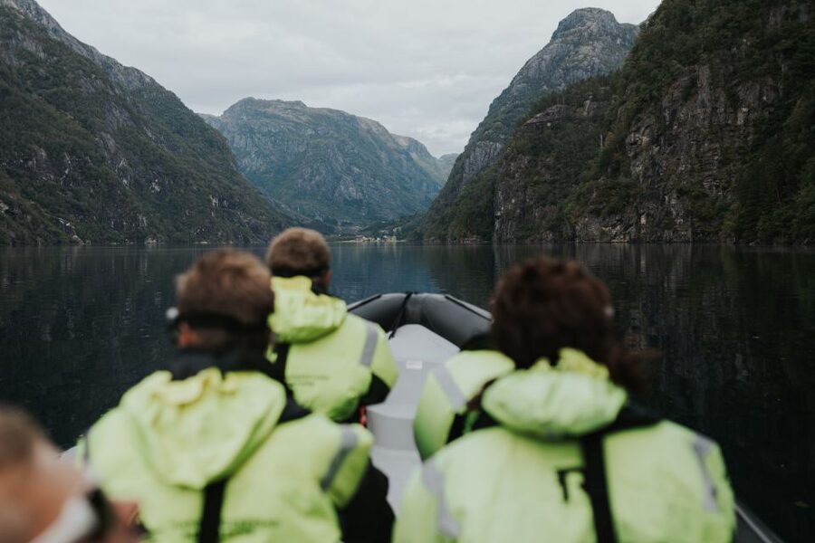 Øystese: Hardangerfjord RIB safari to the Fyksesund branch - The first ten minutes on Hardangerfjord