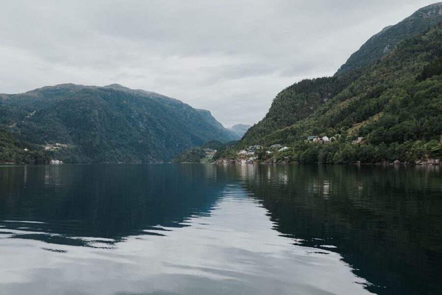 Øystese: Hardangerfjord RIB safari to the Fyksesund branch - What to wear and what to expect onboard