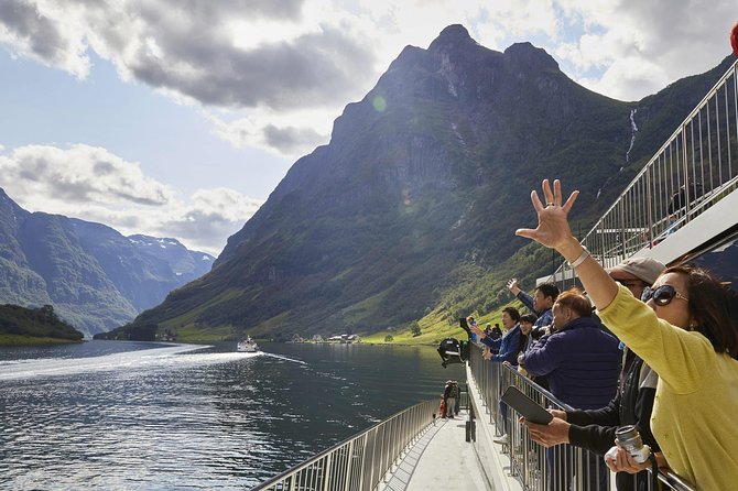 Private guided, Bergen to Oslo - Nærøyfjord Cruise & Flåm Railway - The Flåm Railway, 20.2 kilometers of steep mountain travel