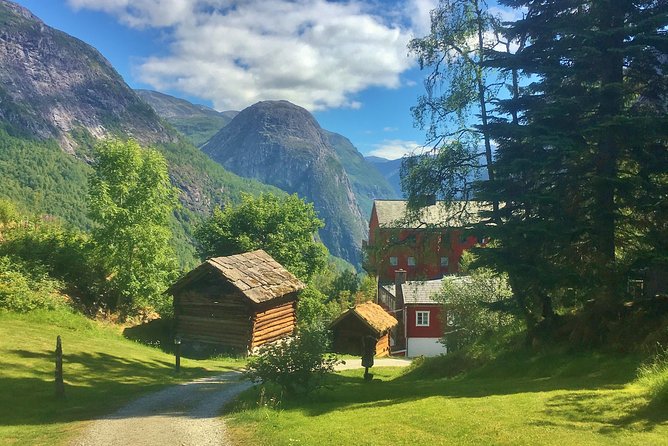 PRIVATE GUIDED TOUR: Highlights of Norway – Trip to the Sognefjord – SUMMER - Stalheim gives you the first major viewpoint