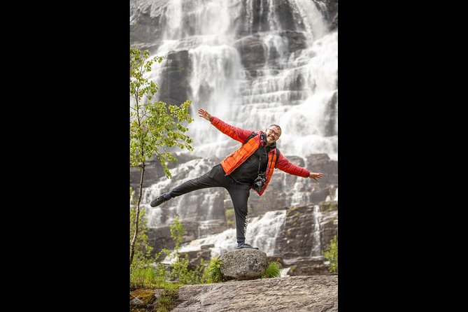 PRIVATE GUIDED TOUR: Highlights of Norway – Trip to the Sognefjord – WINTER - Stalheim in winter: viewpoints, waterfalls, and closed roads