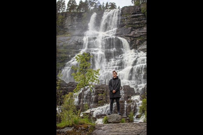 PRIVATE GUIDED TOUR: Highlights of Norway – Trip to the Sognefjord – WINTER - Flåm, lunch, and the famous railway