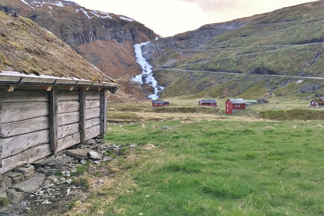 PRIVATE GUIDED TOUR: King of the Fjords – round trip to the Sognefjord, 11 hours - From the fjord shore to Stordalen