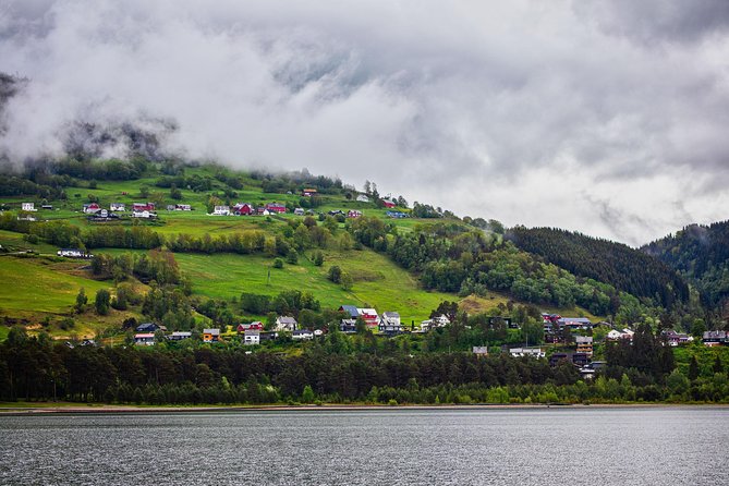 PRIVATE GUIDED TOUR: King of the Fjords – round trip to the Sognefjord, 11 hours - From Bergen to Voss and Tvindefossen