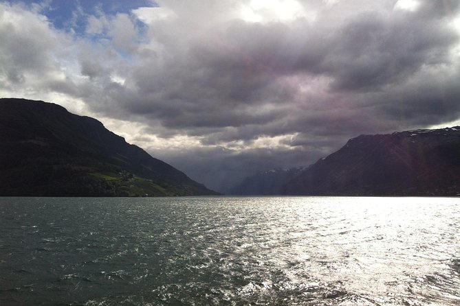 PRIVATE GUIDED TOUR: Queen of the Fjords - tour from Bergen, 6 hours - Fossen Bratte offers the first short walk