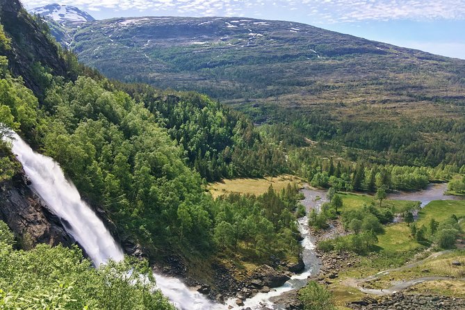 PRIVATE GUIDED TOUR: Queen of the Fjords - tour from Bergen, 6 hours - The Fusafjord ferry changes the rhythm