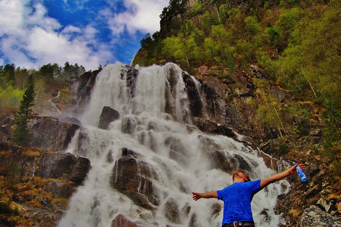 PRIVATE GUIDED TOUR: Secrets of the Fjords - the Osterfjord and Mo, 6-7 hours - Kvernhusfossen and the long return to Bergen