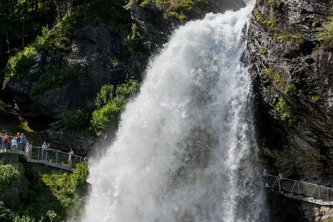 Private tour - Hardangerfjord, Voss Gondola & 4 Great Waterfalls - Leaving Bergen for Fossen Bratte