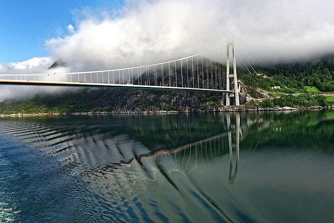 Private tour - Hardangerfjord, Voss Gondola & 4 Great Waterfalls - Crossing Norway’s longest suspension bridge