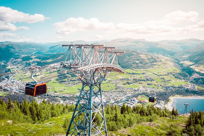 Private tour - Hardangerfjord, Voss Gondola & 4 Great Waterfalls - The power of Vøringsfossen