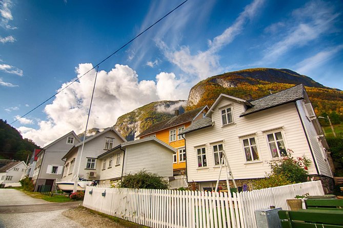 Private tour to Sognefjord and Flåm from Bergen, 24 hr refundable - Riding Flåmsbana from Flåm to Myrdal