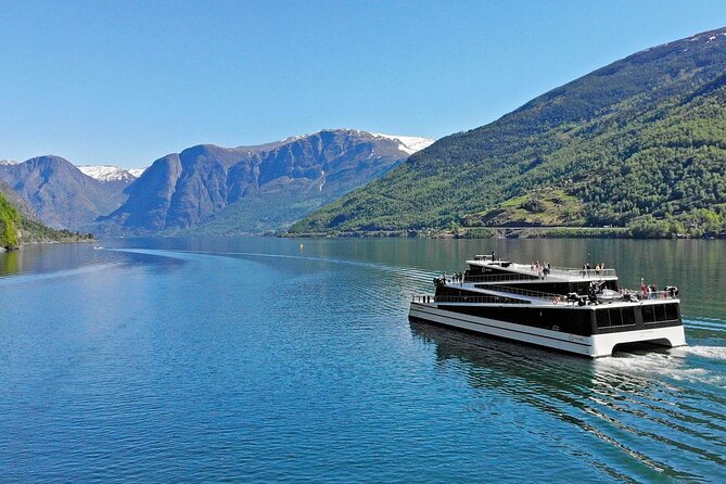 Private tour - Viking Village, Nærøyfjord Cruise and Flåm Railway - The big picture: one long day from Bergen to the fjords