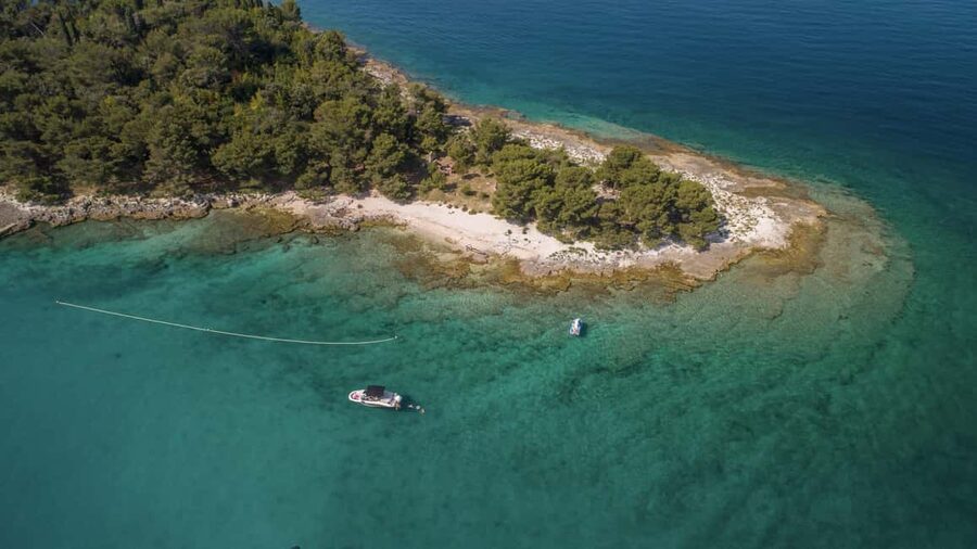 Rovinj or Vrsar: Lim Fjord & Rovinj islands Speedboat Tour - Red Island and its small harbor