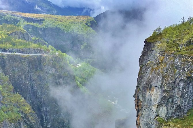 SEVEN WATERFALLS TOUR: Private roundtrip to the Hardanger Fjord, 12 hours - Vøringsfossen and the edge of Hardangervidda