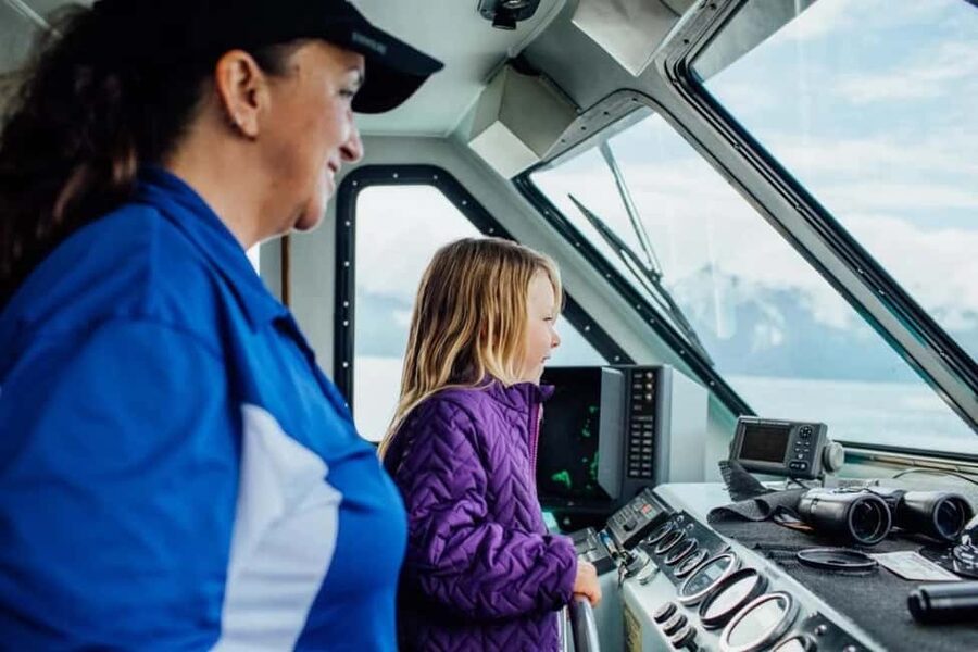 Seward: Kenai Fjords National Park Glacier & Wildlife Cruise - Wildlife watching in nutrient-rich coastal water