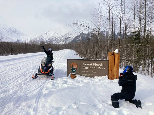 Snowmobile Classic Tour in Kenai Fjords National Park - Reaching the snowy view of Exit Glacier