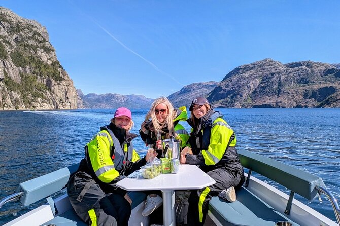 Stavanger: Guided Lysefjord Safari on Speedboat - Fantahålå and the story inside the rock