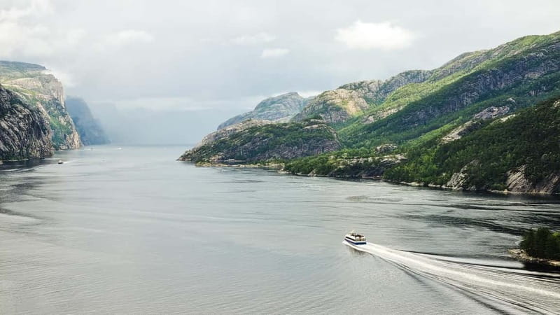 Stavanger: Lysefjorden Cruise and Preikestolen Hike - Returning by Boreal bus through the tunnel