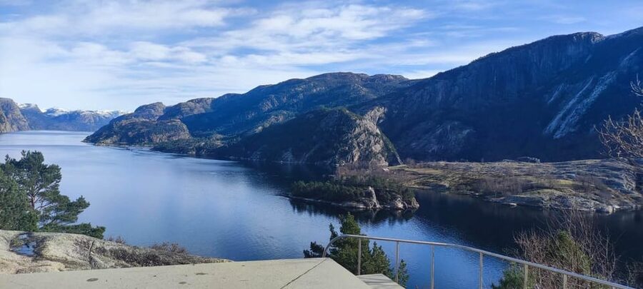 Stavanger: Visiting the Lysefiord fjord - Høllesli viewpoint: your first big panorama
