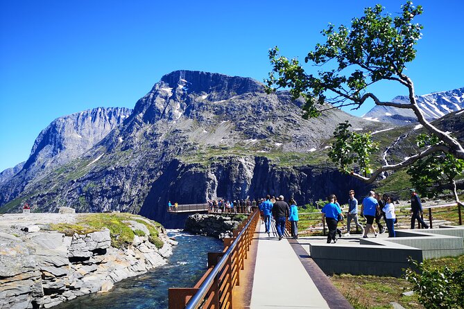 Trollstigen 100% Highlights Fjord to Troll 10 stops 16 seats max - Key details that shape the day