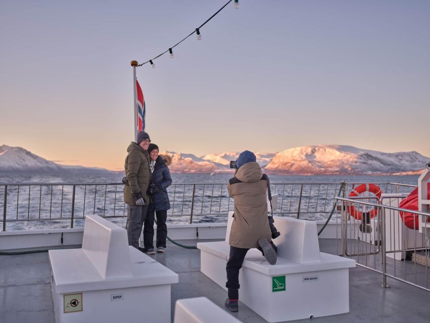 Tromsø: Arctic Fjord Cruise in Polar Landscapes - Following islands, villages, and snow-covered mountains
