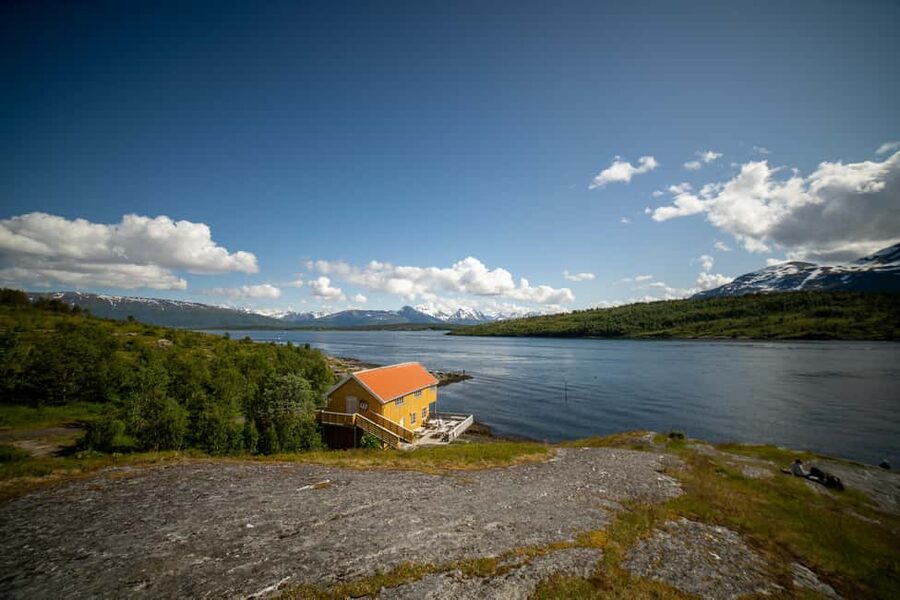 Tromsø: Fjord Adventure with Lunch and Photos - Hillesøy combines a short walk with lunch
