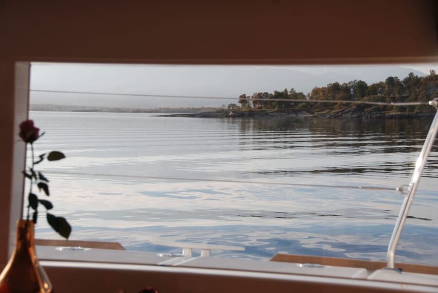 Tromsø: Fjord and Islands Luxury Catamaran Cruise - Cruising among fjords, islands, and mountain walls