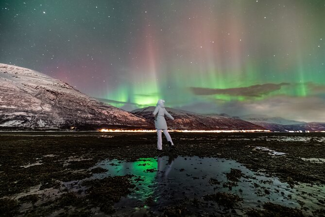Tromsø Fjordland Aurora Chase Northern Lights by the Arctic Sea - Free Aurora photography, with one important expectation