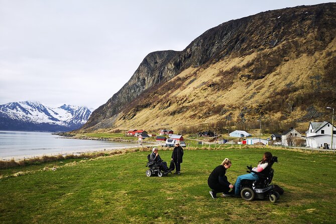 Tromsø Fjords Tour of Kvaloya and Sommaroy - Sommarøy: the warm center of the day