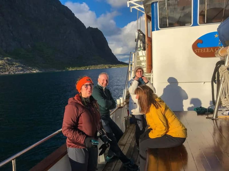 Tromsø: Luxury Summer Fjord Cruise with Lunch & Hot Tub - Fish soup, coffee, and a proper break