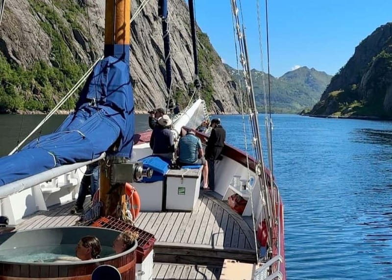 Tromsø: Luxury Summer Fjord Cruise with Lunch & Hot Tub - Practical details for a smoother day