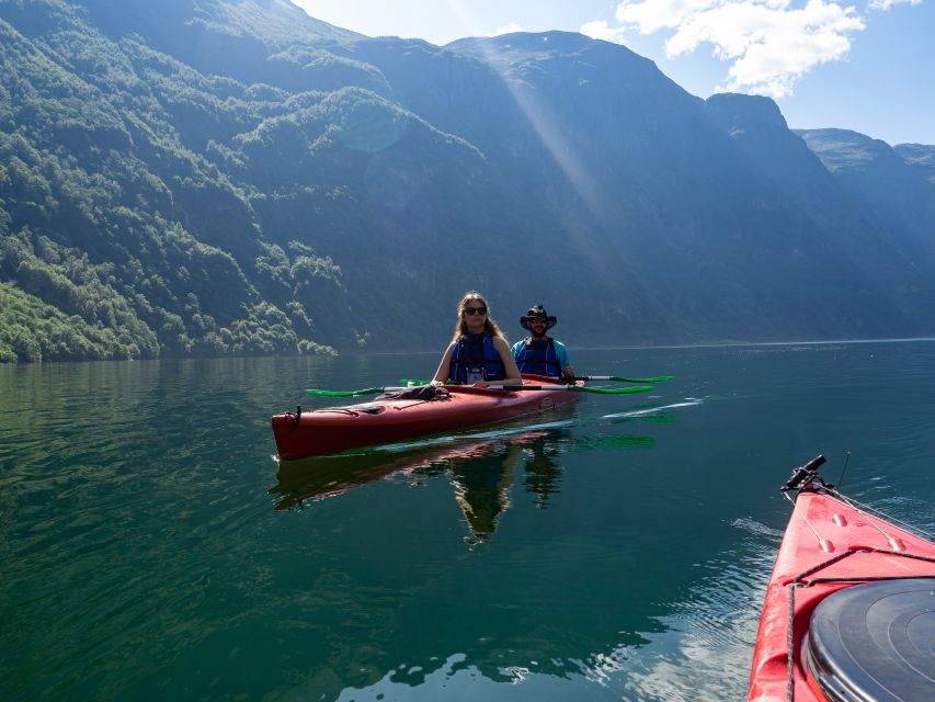 Vossevangen: Nærøyfjord Full-Day Guided Kayaking Trip - Who should book this kayak trip?