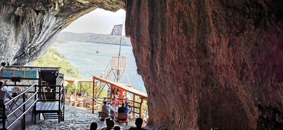 Vrsar: Lim Fjord Boat Tour with Swimming near Pirate's Cave - Returning to Vrsar with music and sea air