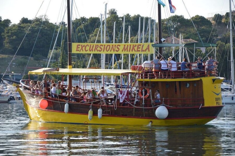 Vrsar: Lim Fjord - Rovinj Fish Picnic - Lunch on board, with mackerel or chicken