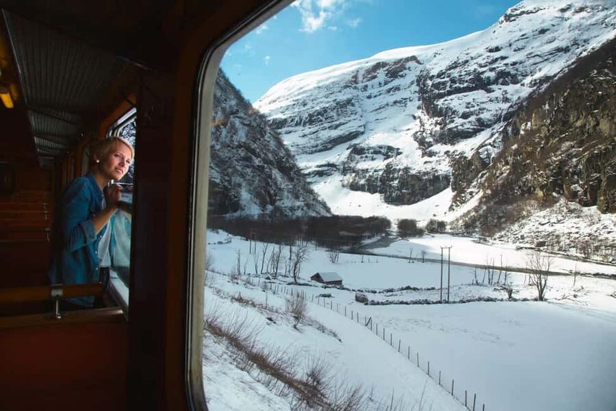 Winter Tour Viking Village, Nærøyfjord Cruise & Flåm Railway - Leaving Bergen for Dale and Tvindefossen